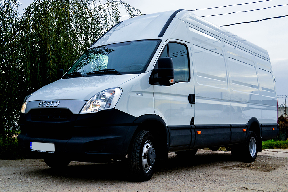 Машина iveco daily